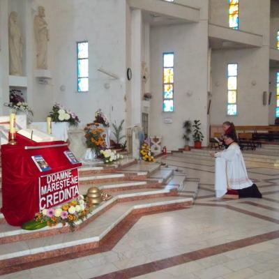 31 octombrie: Bacău: Liceeni în rugăciune
