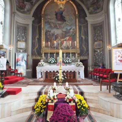 2 noiembrie: Iaşi: Liturghie cu requiem in catedrala "Adormirea Maicii Domnului"