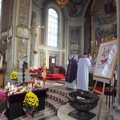 2 noiembrie: Iaşi: Liturghie cu requiem in catedrala "Adormirea Maicii Domnului"