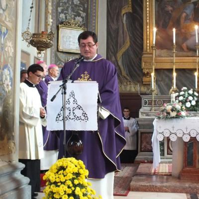 2 noiembrie: Iaşi: Liturghie cu requiem in catedrala "Adormirea Maicii Domnului"