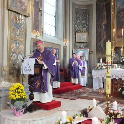 2 noiembrie: Iaşi: Liturghie cu requiem in catedrala "Adormirea Maicii Domnului"