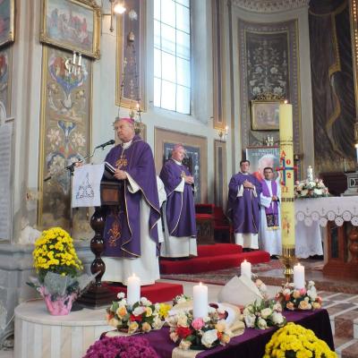2 noiembrie: Iaşi: Liturghie cu requiem in catedrala "Adormirea Maicii Domnului"