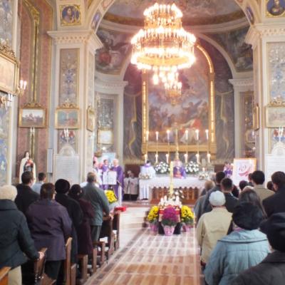 2 noiembrie: Iaşi: Liturghie cu requiem in catedrala "Adormirea Maicii Domnului"