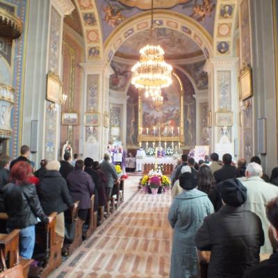 2 noiembrie: Iaşi: Liturghie cu requiem in catedrala "Adormirea Maicii Domnului"