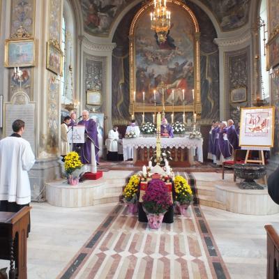2 noiembrie: Iaşi: Liturghie cu requiem in catedrala "Adormirea Maicii Domnului"