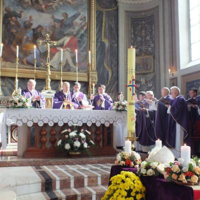 2 noiembrie: Iaşi: Liturghie cu requiem in catedrala "Adormirea Maicii Domnului"