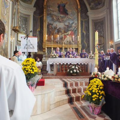2 noiembrie: Iaşi: Liturghie cu requiem in catedrala "Adormirea Maicii Domnului"