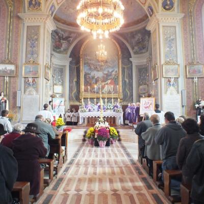 2 noiembrie: Iaşi: Liturghie cu requiem in catedrala "Adormirea Maicii Domnului"