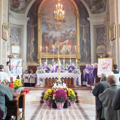 2 noiembrie: Iaşi: Liturghie cu requiem in catedrala "Adormirea Maicii Domnului"
