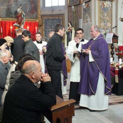 2 noiembrie: Iaşi: Liturghie cu requiem in catedrala "Adormirea Maicii Domnului"