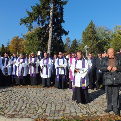 2 noiembrie 2012: Iaşi: Pomenirea credincioşilor răposaţi în cimitirul "Eternitatea"
