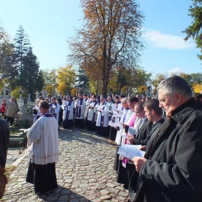 2 noiembrie 2012: Iaşi: Pomenirea credincioşilor răposaţi în cimitirul "Eternitatea"