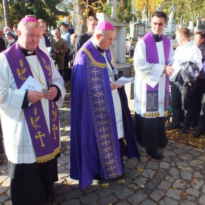 2 noiembrie 2012: Iaşi: Pomenirea credincioşilor răposaţi în cimitirul "Eternitatea"