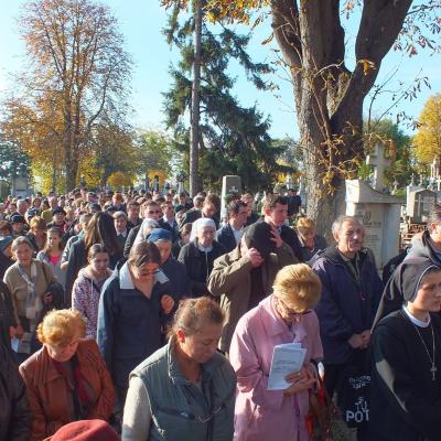 2 noiembrie 2012: Iaşi: Pomenirea credincioşilor răposaţi în cimitirul "Eternitatea"