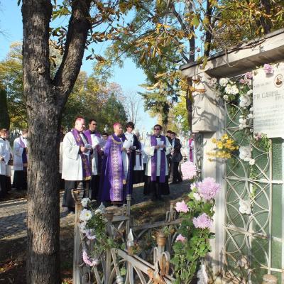 2 noiembrie 2012: Iaşi: Pomenirea credincioşilor răposaţi în cimitirul "Eternitatea"