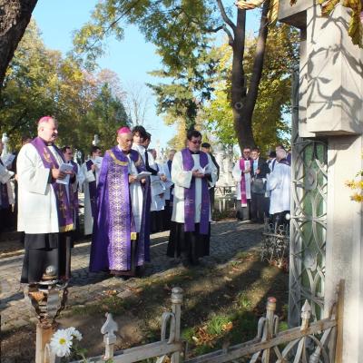 2 noiembrie 2012: Iaşi: Pomenirea credincioşilor răposaţi în cimitirul "Eternitatea"