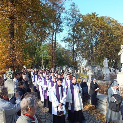 2 noiembrie 2012: Iaşi: Pomenirea credincioşilor răposaţi în cimitirul "Eternitatea"