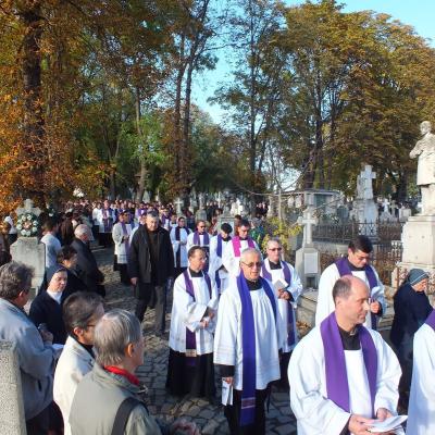 2 noiembrie 2012: Iaşi: Pomenirea credincioşilor răposaţi în cimitirul "Eternitatea"