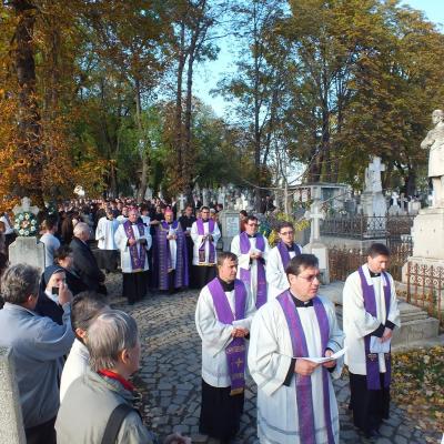 2 noiembrie 2012: Iaşi: Pomenirea credincioşilor răposaţi în cimitirul "Eternitatea"