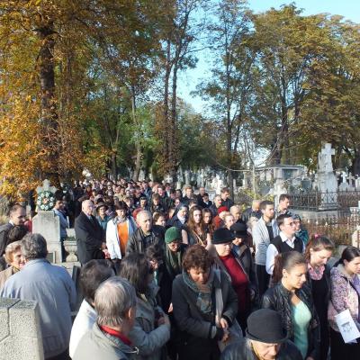 2 noiembrie 2012: Iaşi: Pomenirea credincioşilor răposaţi în cimitirul "Eternitatea"