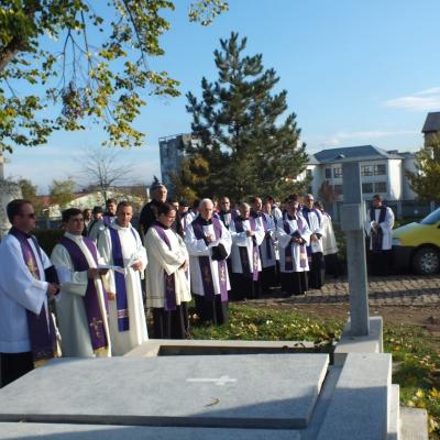 2 noiembrie 2012: Iaşi: Pomenirea credincioşilor răposaţi în cimitirul "Eternitatea"