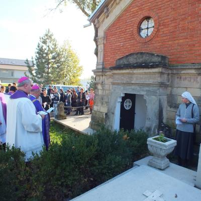 2 noiembrie 2012: Iaşi: Pomenirea credincioşilor răposaţi în cimitirul "Eternitatea"