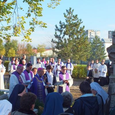 2 noiembrie 2012: Iaşi: Pomenirea credincioşilor răposaţi în cimitirul "Eternitatea"