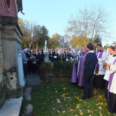 2 noiembrie 2012: Iaşi: Pomenirea credincioşilor răposaţi în cimitirul "Eternitatea"