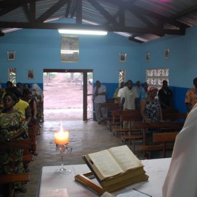 9-22 noiembrie: Coasta de Fildeş: Vizita pr. Florin-Petru Sescu, directorul Centrului Misionar Diecezan Iaşi, la misiunea catolică din Djebonoua
