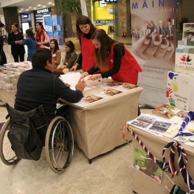 10 noiembrie: Caritas: Participare numeroasă la campania "Un milion de stele"