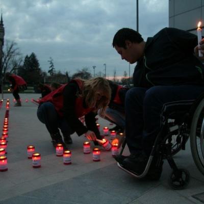10 noiembrie: Caritas: Participare numeroasă la campania "Un milion de stele"