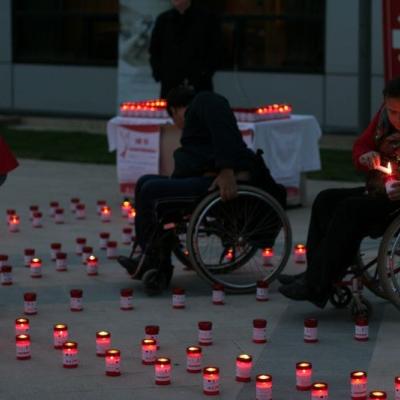 10 noiembrie: Caritas: Participare numeroasă la campania "Un milion de stele"