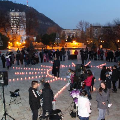 10 noiembrie: Caritas: Participare numeroasă la campania "Un milion de stele"