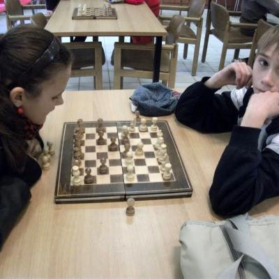 10 noiembrie: Bacău: Turneu de şah pentru copii