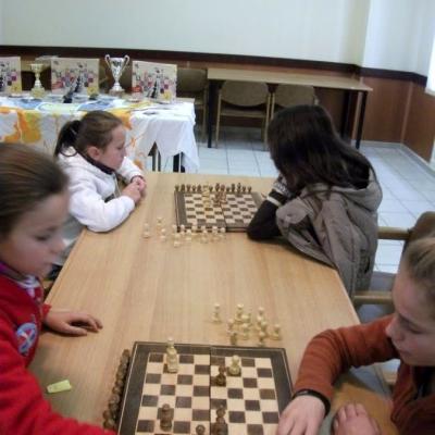 10 noiembrie: Bacău: Turneu de şah pentru copii