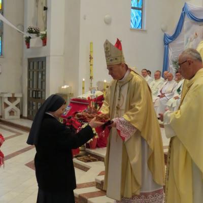 21 noiembrie: Bacău: "Slujitoarele lui Cristos, Marele Preot" la ceas aniversar - II