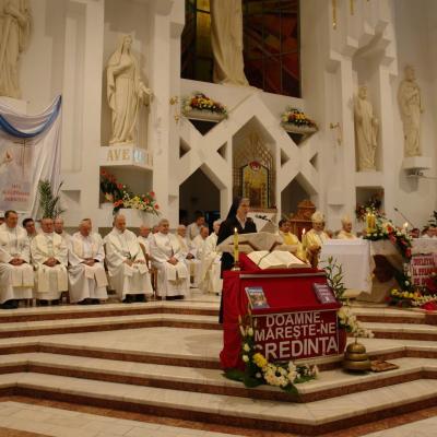 21 noiembrie: Bacău: "Slujitoarele lui Cristos, Marele Preot" la ceas aniversar - I