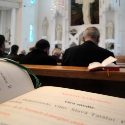 28 noiembrie: Bacău: Şedinţă decanală