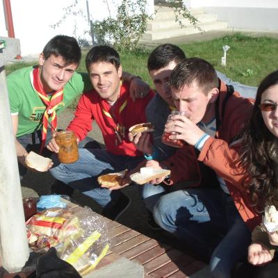 30 noiembrie: Roman: Activitate de formare a unui grup de tineri din Pildeşti, la mănăstirea surorilor clarise