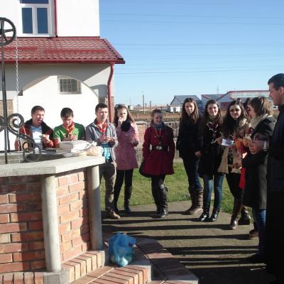 30 noiembrie: Roman: Activitate de formare a unui grup de tineri din Pildeşti, la mănăstirea surorilor clarise