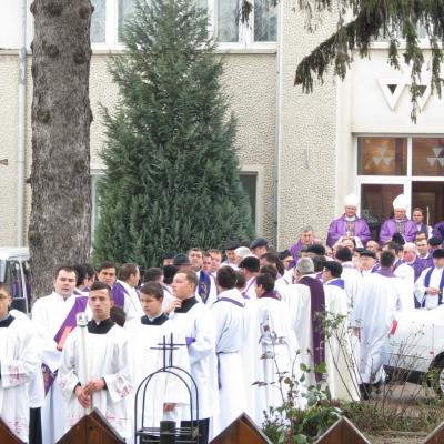 1 decembrie: Butea: Liturghia de înmormântare a părintelui Alois Dămoc