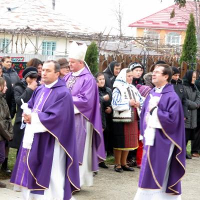 1 decembrie: Butea: Liturghia de înmormântare a părintelui Alois Dămoc