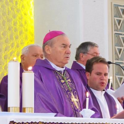 1 decembrie: Butea: Liturghia de înmormântare a părintelui Alois Dămoc