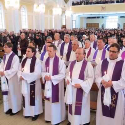 1 decembrie: Butea: Liturghia de înmormântare a părintelui Alois Dămoc