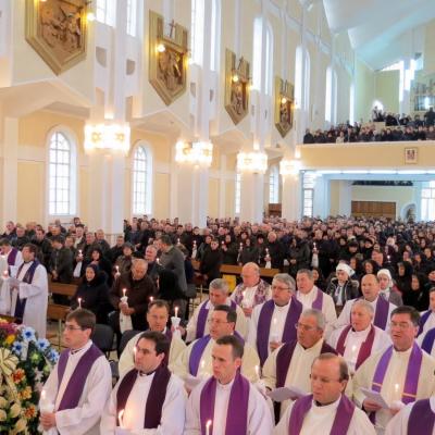 1 decembrie: Butea: Liturghia de înmormântare a părintelui Alois Dămoc