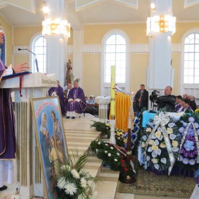 1 decembrie: Butea: Liturghia de înmormântare a părintelui Alois Dămoc