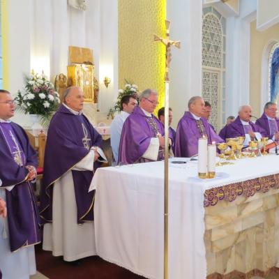 1 decembrie: Butea: Liturghia de înmormântare a părintelui Alois Dămoc