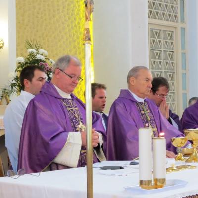 1 decembrie: Butea: Liturghia de înmormântare a părintelui Alois Dămoc