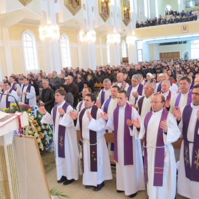 1 decembrie: Butea: Liturghia de înmormântare a părintelui Alois Dămoc