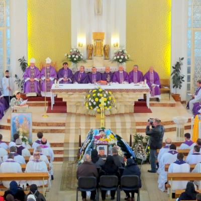 1 decembrie: Butea: Liturghia de înmormântare a părintelui Alois Dămoc